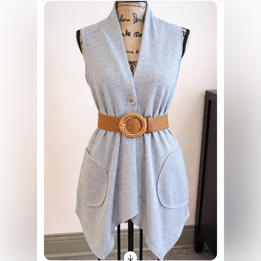 Warm and stylish vest with side pockets - Picture 2 of 7